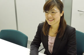 つばさ国際特許事務所会議室にて