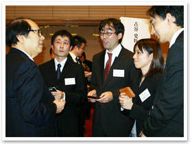 2013年度 合格祝賀・交流会の様子9