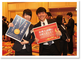 2016年度 合格祝賀・交流会の様子3