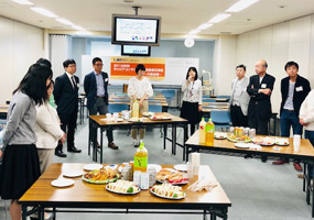梅田駅前本校 交流会の様子2