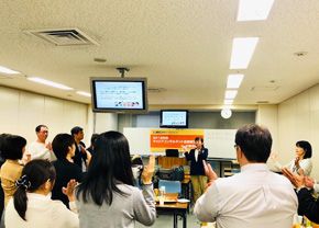 梅田駅前本校 交流会の様子4