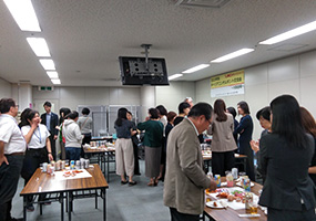 梅田駅前本校 交流会の様子3