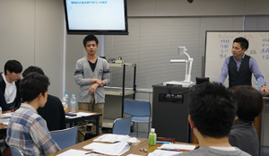 2019年戦略的行政法務アカデミーの感想を述べている参加者