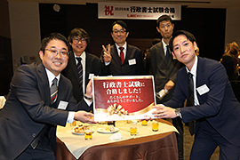 2025�N�x�s�����m�������i�Ҍ𗬉�̗l�q10