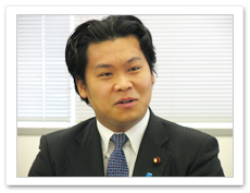 鷲尾 英一郎氏 衆議院議員/民主党青年局次長/公認会計士