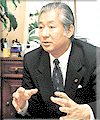 森　英介氏