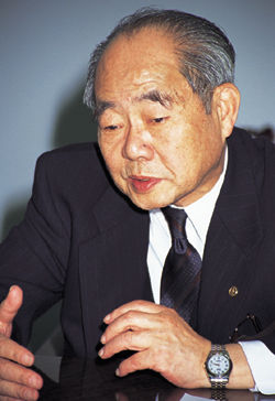 国際行政書士協会会長・畑　光氏