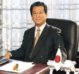 川口義彦氏