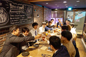 食事会風景02