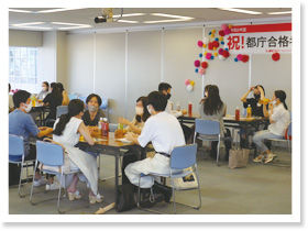都庁 合格者交流会 写真2