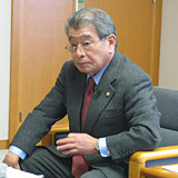 社団法人日本不動産鑑定協会会長  神戸　冨吉　氏