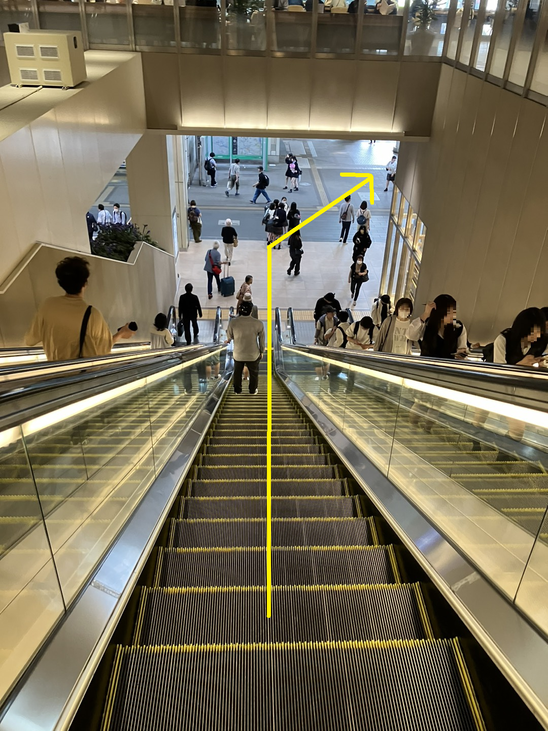 【編集済み】千葉駅エスカレーター①.png