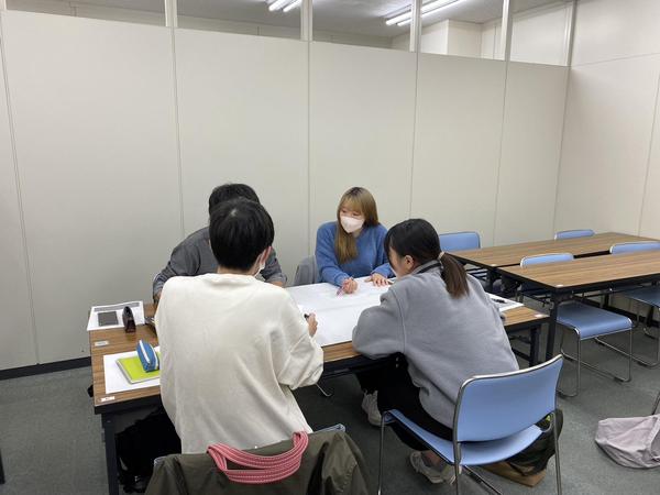 グループ３討論の様子.jpg