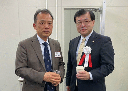 LEC講師陣との歓談（2.0秒）.gif