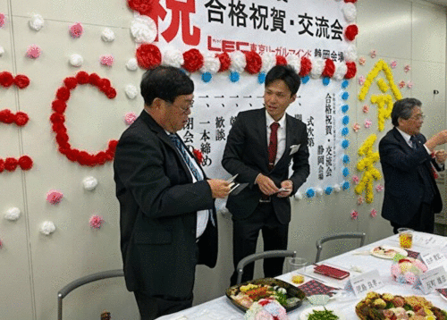 栗田先生歓談（2.0秒）.gif