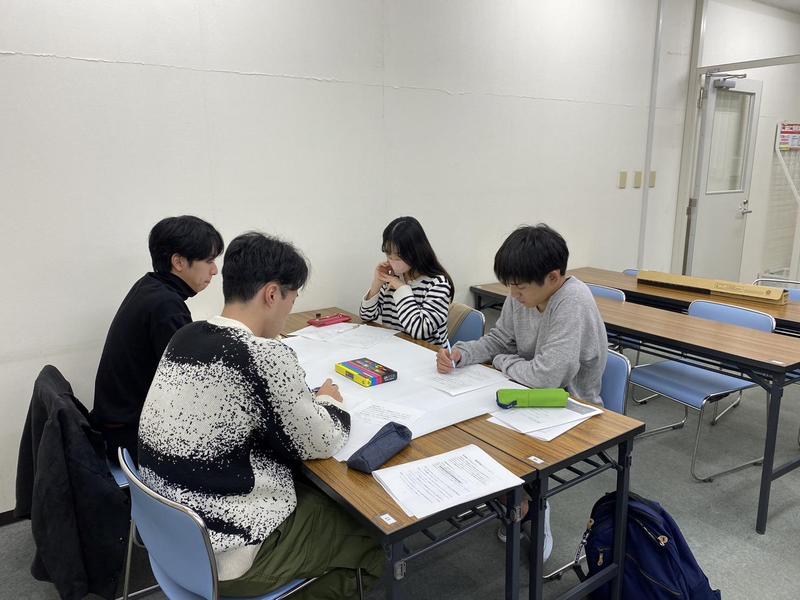 グループ２討論の様子.jpg