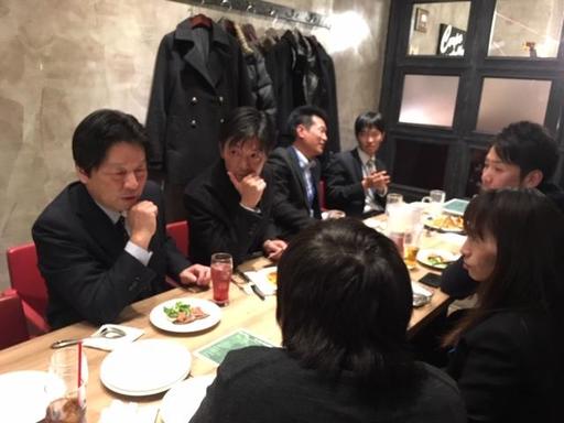 小倉先生の話に夢中.jpg