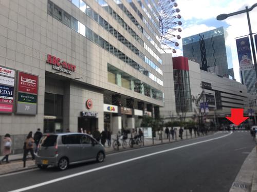 ビル＆横断歩道→.jpg