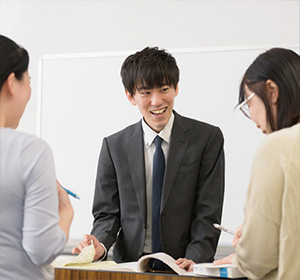 講義の前後や休憩時間に直接質問ができます
