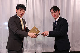 �j���E�𗬉�̗l�q1