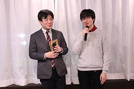 �j���E�𗬉�̗l�q3